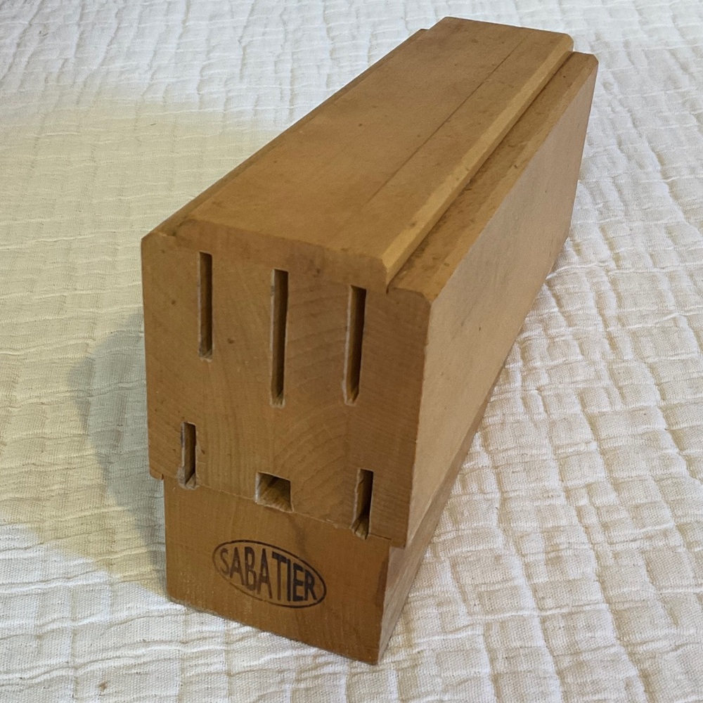 Sabatier Wooden Knife Block in Light Natural Wood